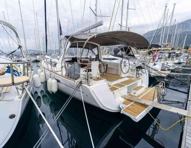 Beneteau Oceanis 45 2014