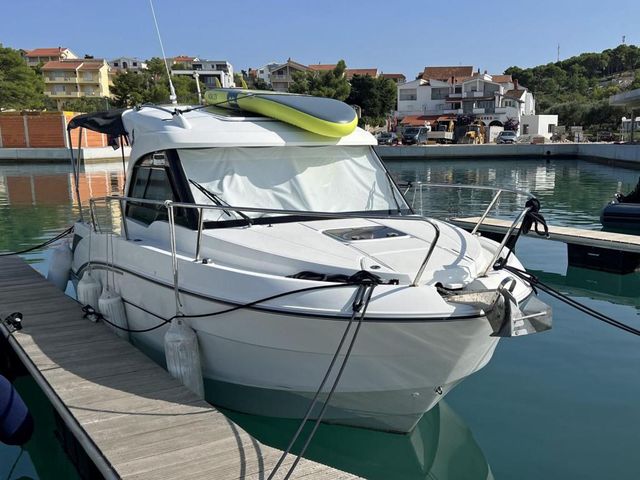 Beneteau Antares 7 OB 2017