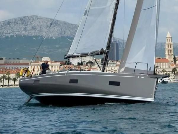 Beneteau First 44 2022