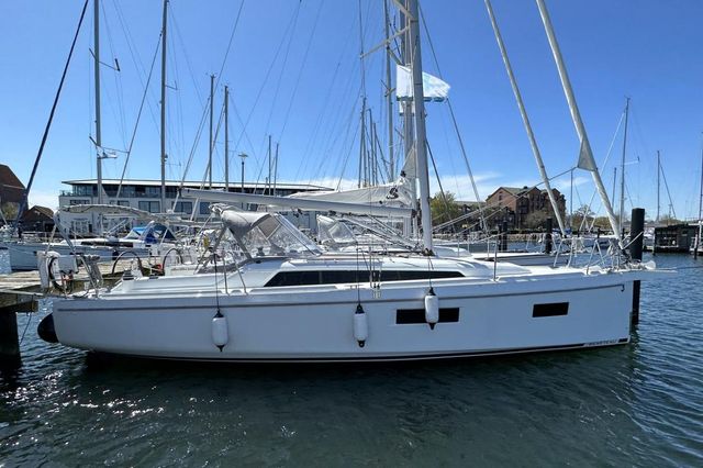 Beneteau Oceanis 34.1 2022