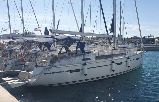 Bavaria 37 Cruiser 2015